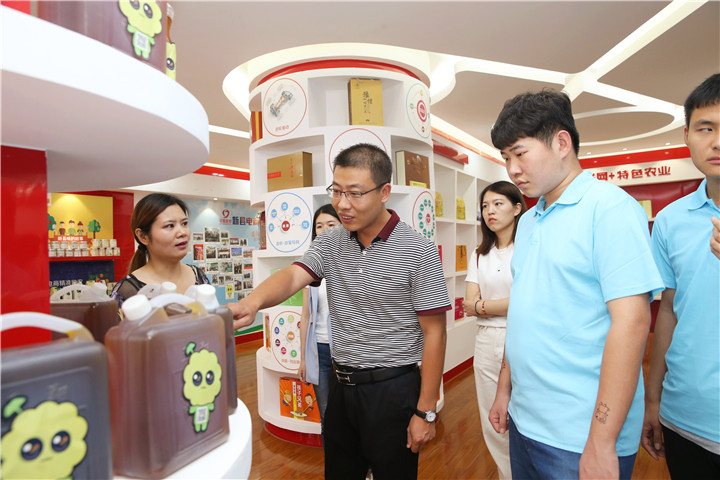 AT8V7789.JPG AT8V7789.JPG